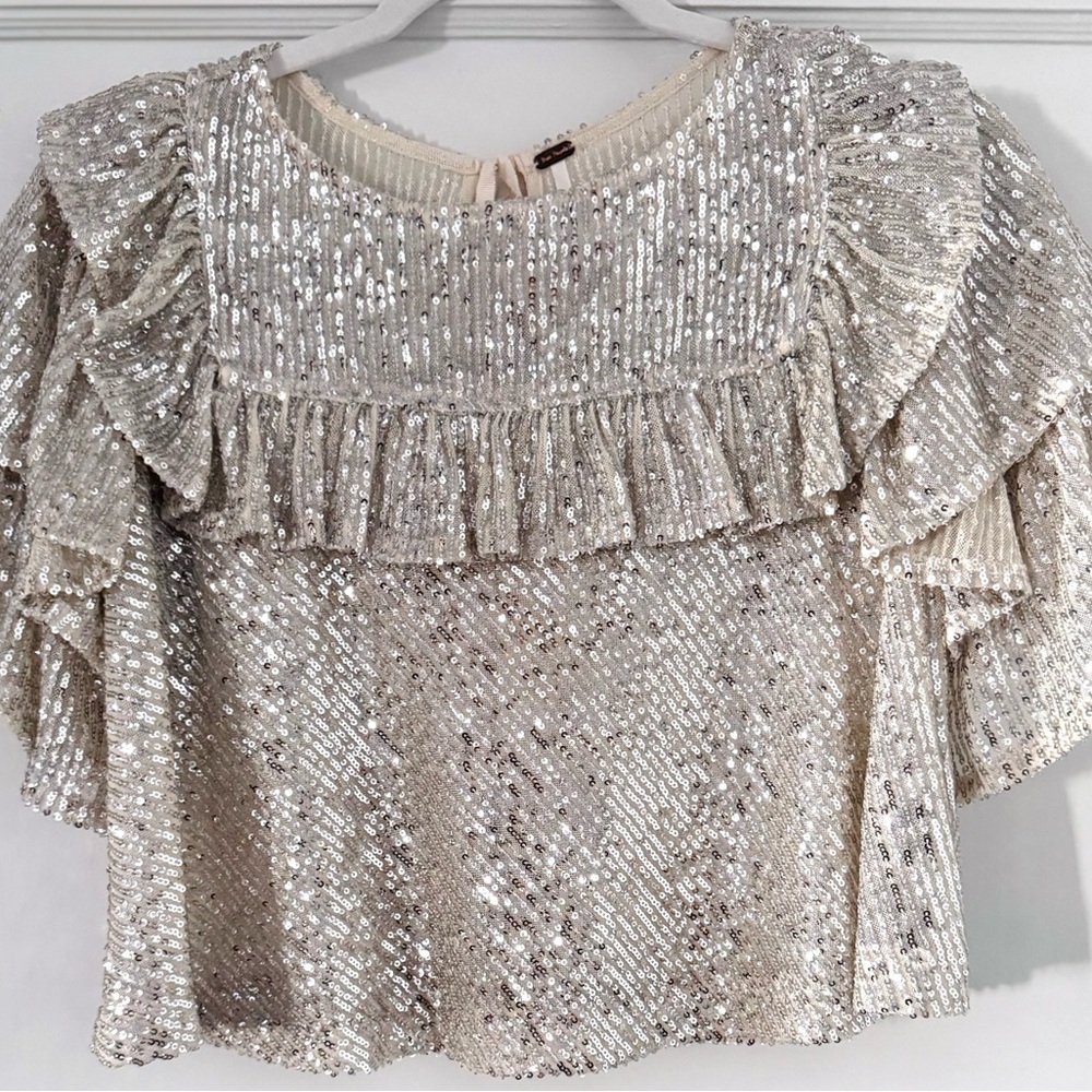 Free People “ Dance Floor” Sequence Ruffled Top sz. XS